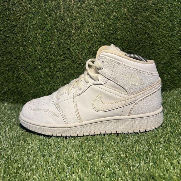 Size 6 (GS) - Jordan 1 Mid Triple White - Picture 1 of 7